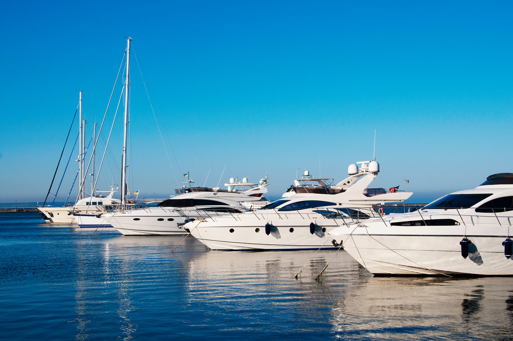 Boats that need a Boat lift in Naples
